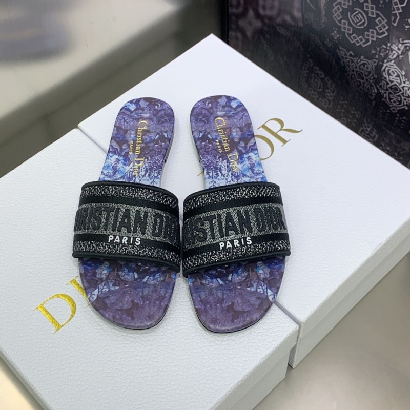 ch**an D*or slippers